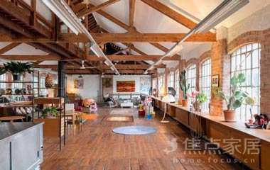 舊廠改建住宅打造溫暖LOFT風(fēng)