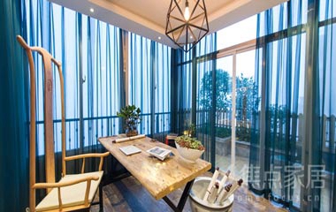 太小沒書房？陽臺巧做書房攻略介紹