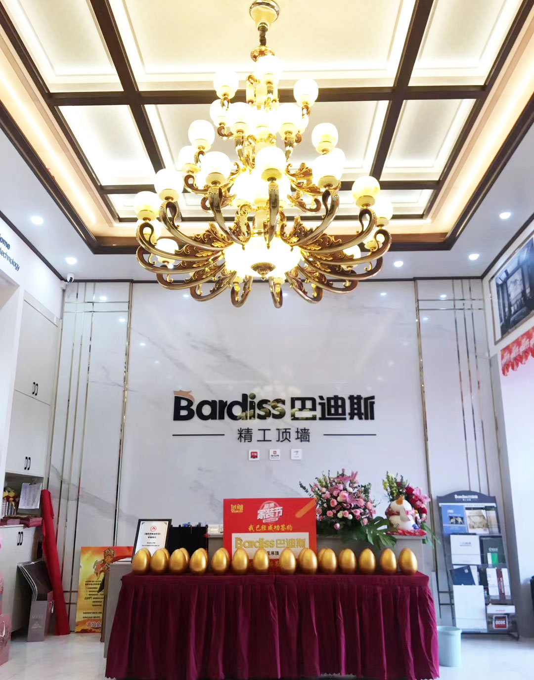 豐富的點心小吃, 讓到場的業主朋友感到貼心服務。 豐富的點心小吃, 讓到場的業主朋友感到貼心服務。